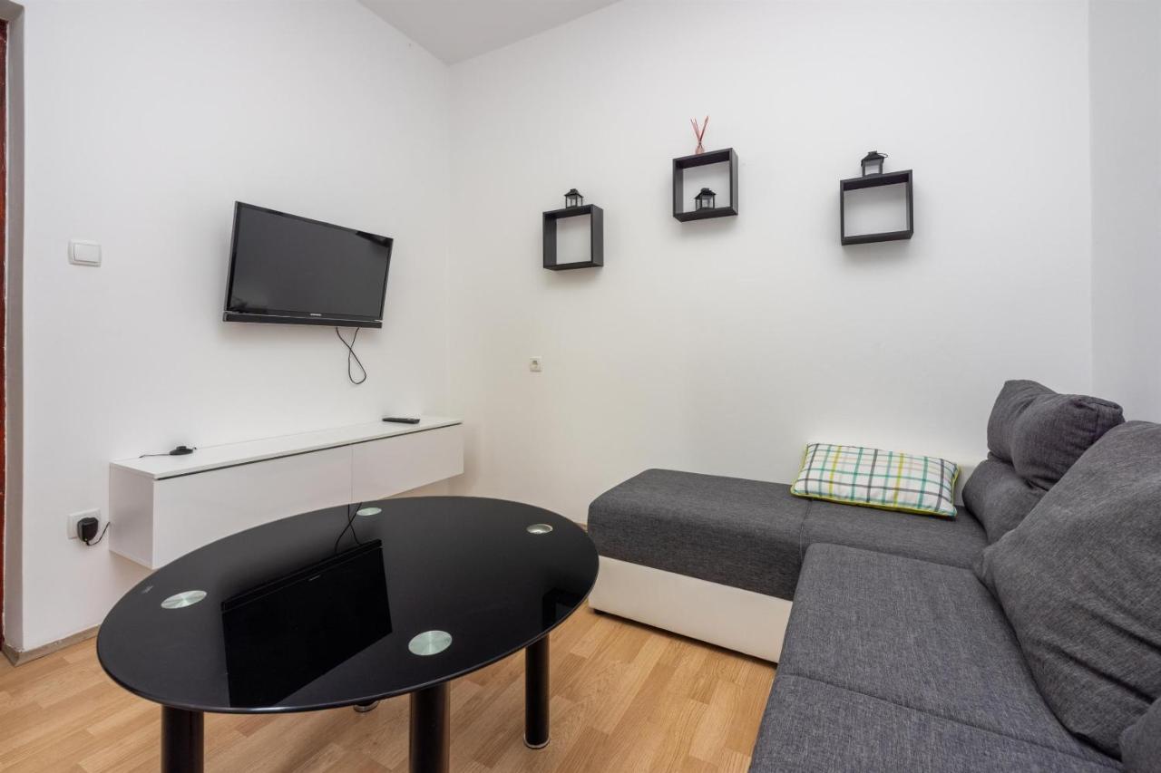 Apartments Lilin ツリクヴェニツァ エクステリア 写真