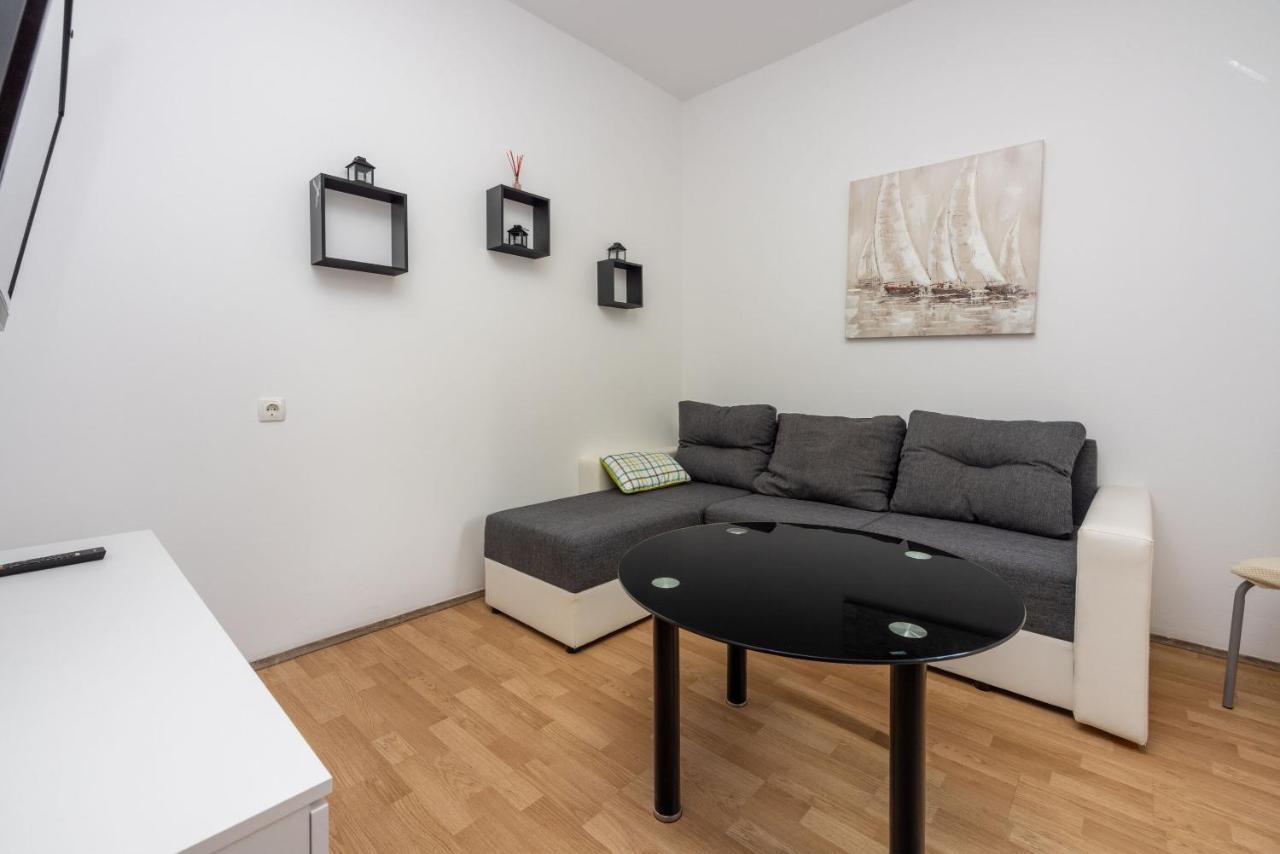 Apartments Lilin ツリクヴェニツァ エクステリア 写真